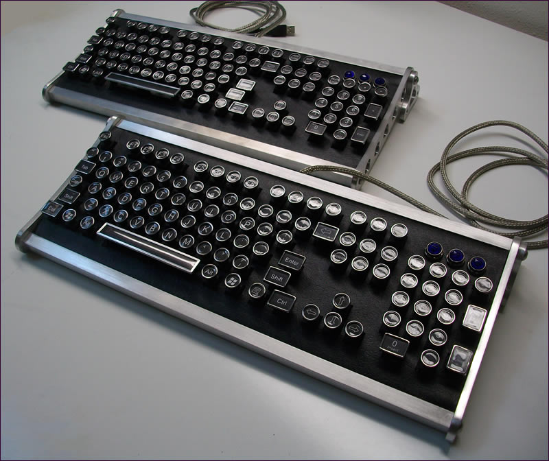 Meccanismo Complesso - The aviator steampunk keyboard